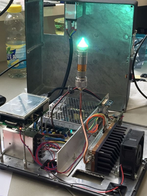 由射頻能量供電的等離子照明方案展示。(圖片來(lái)源:MACOM)