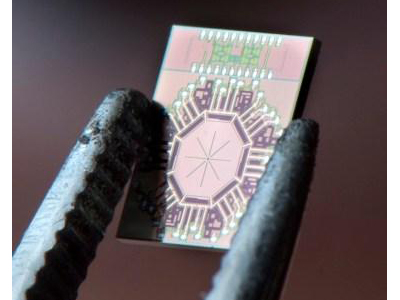 芯片发光器创毫米波信号强度纪录 - 微波射频网