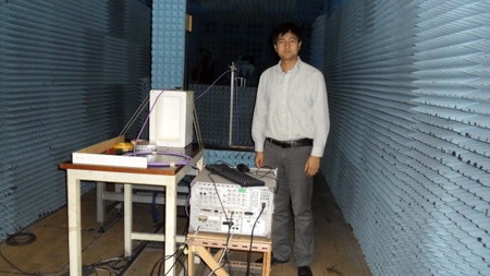 吴边副教授的主要研究方向包括滤波器理论与技术、微波器件与天线，以及石墨烯与太赫兹器件等