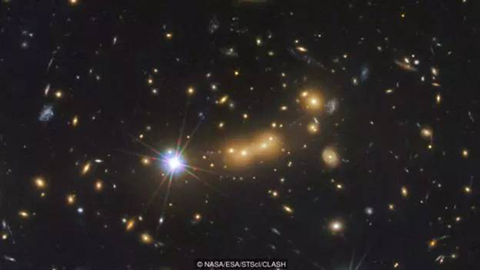 我们能够观察到的最遥远的星系诞生于宇宙之初，极其古老
