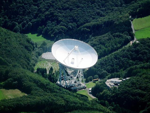 德国埃菲尔斯伯格射电望远镜(Effelsberg)