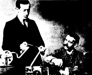 马可尼-实用无线电报通信创始人