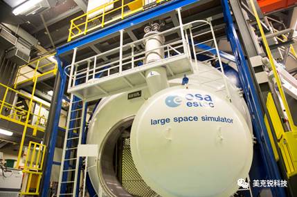 位于荷兰诺德韦克的欧空局ESTEC热真空测试实验室(15m高x10m直径,低至–190°C)